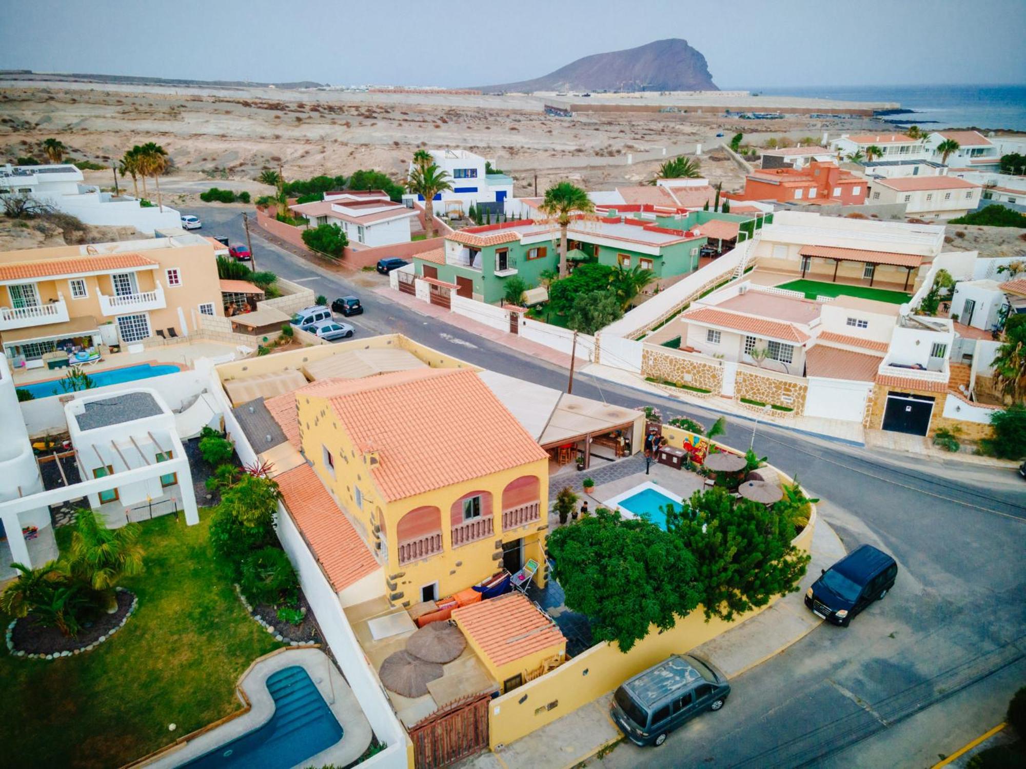 Hostel Los Amigos By Youroom La Mareta 外观 照片